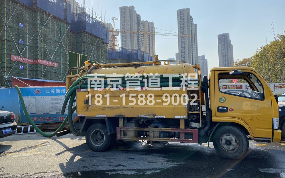265栖霞建筑工地抽粪